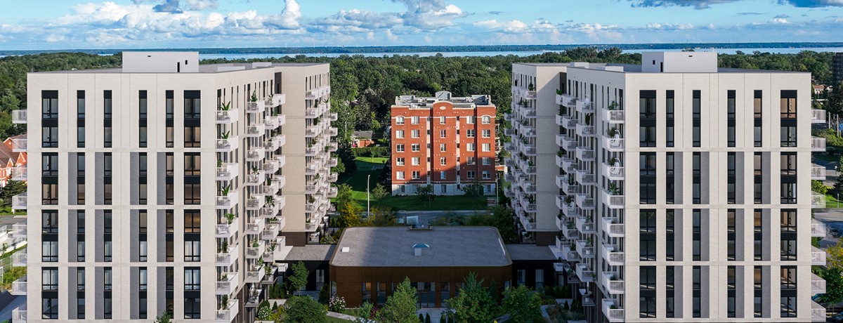 Modern condos and residential buildings in Montreal representing property taxes and home buying costs in Quebec | Condos modernes et immeubles résidentiels à Montréal représentant les taxes foncières et les coûts d’achat immobilier au Québec