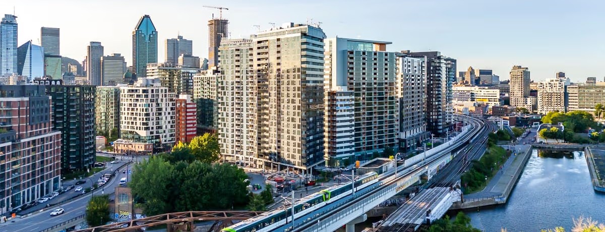 Modern condo buildings in Griffintown overlooking the Lachine Canal in Montreal | Condos modernes de Griffintown surplombant le canal de Lachine à Montréal
