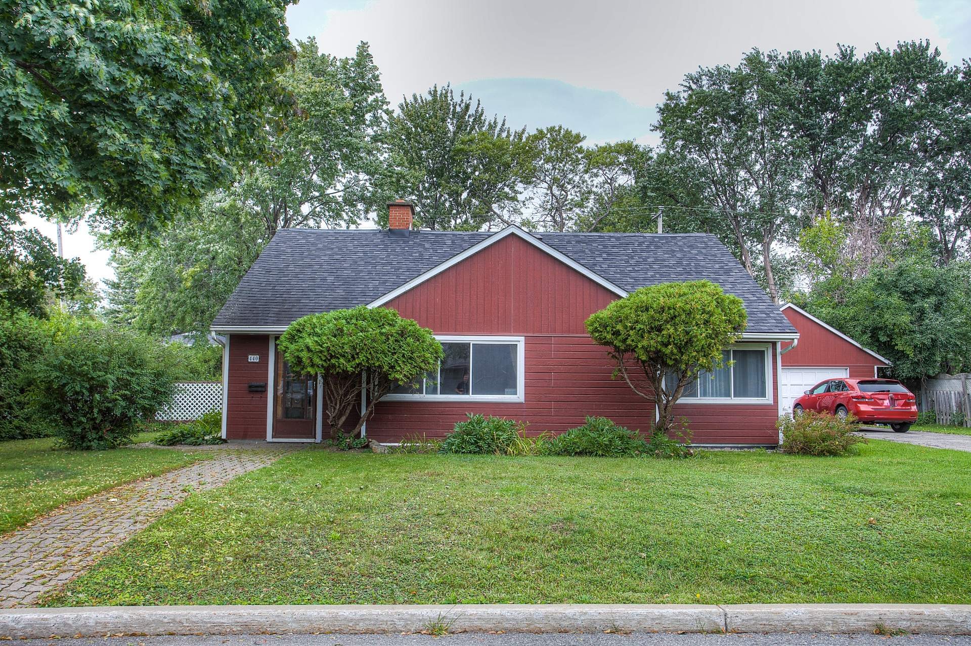 Adresz Quebec Real Estate Brokers Property Sales & Rentals